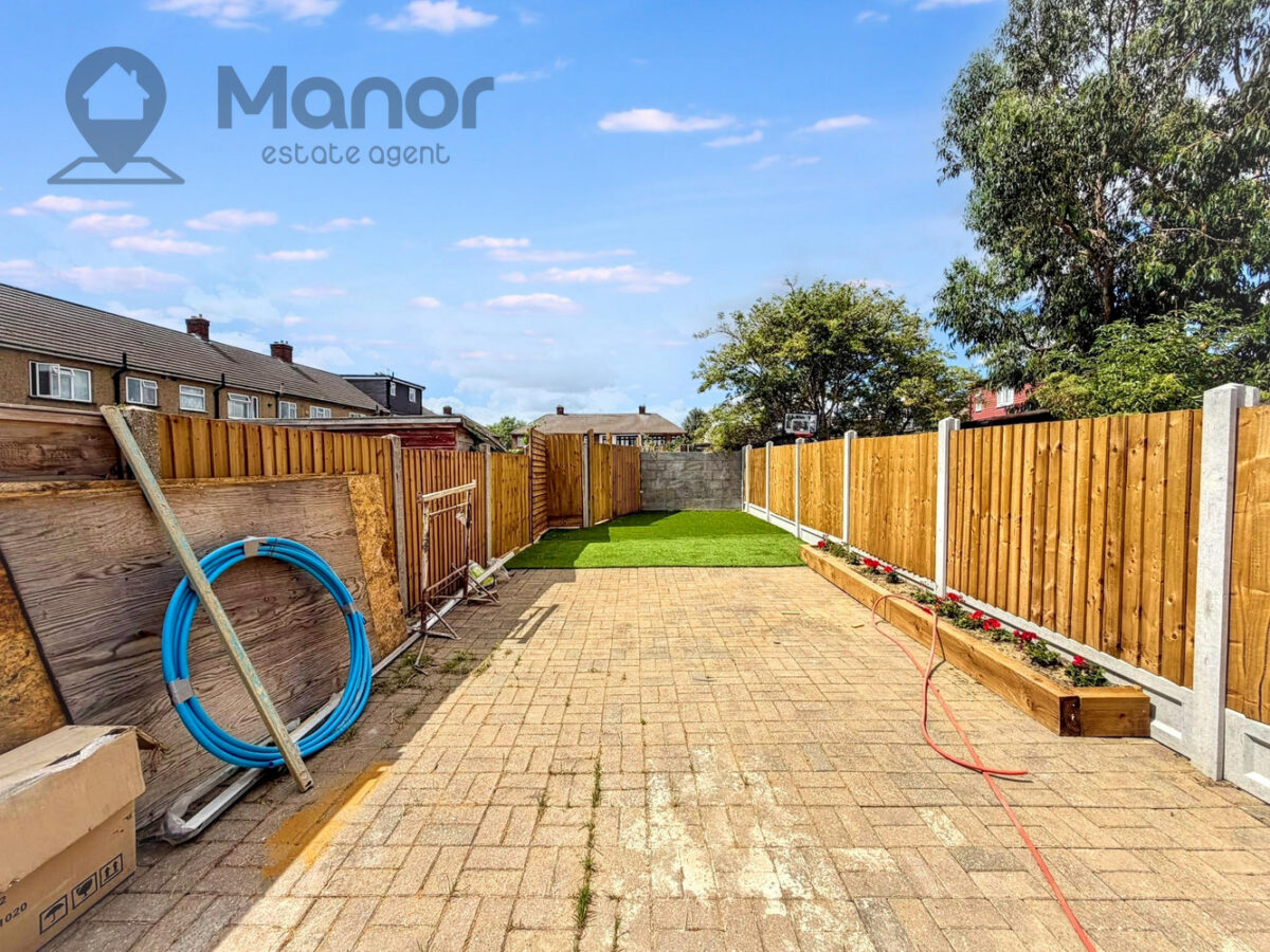 Whalebone Lane South, Dagenham, RM8 1AJ