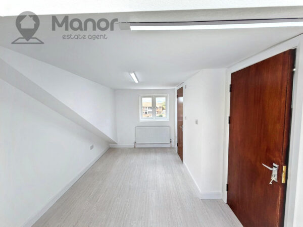 Whalebone Lane South, Dagenham, RM8 1AJ