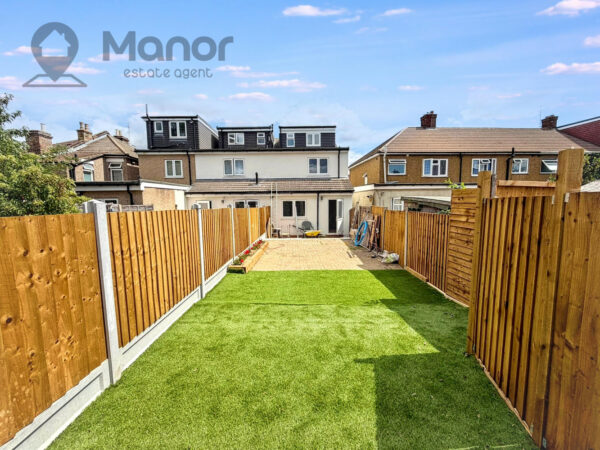 Whalebone Lane South, Dagenham, RM8 1AJ