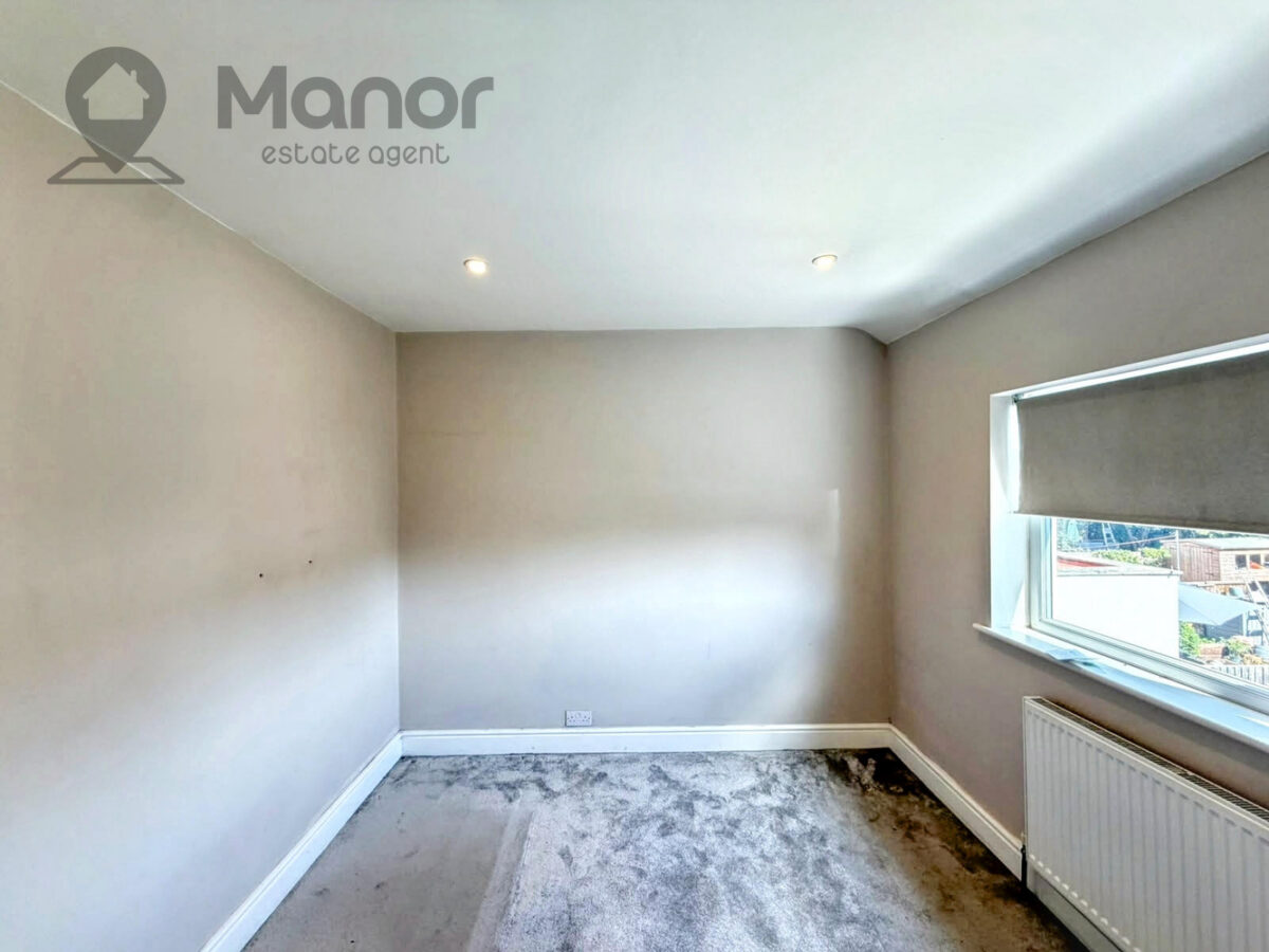 Elm Park Avenue, Hornchurch, RM12 4RY