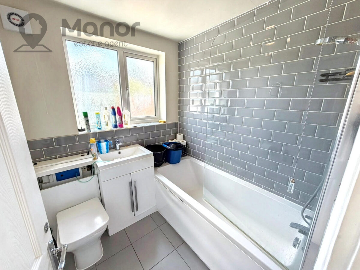 Elm Park Avenue, Hornchurch, RM12 4RY
