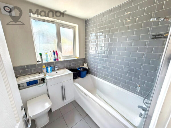 Elm Park Avenue, Hornchurch, RM12 4RY