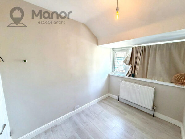Elm Park Avenue, Hornchurch, RM12 4RY