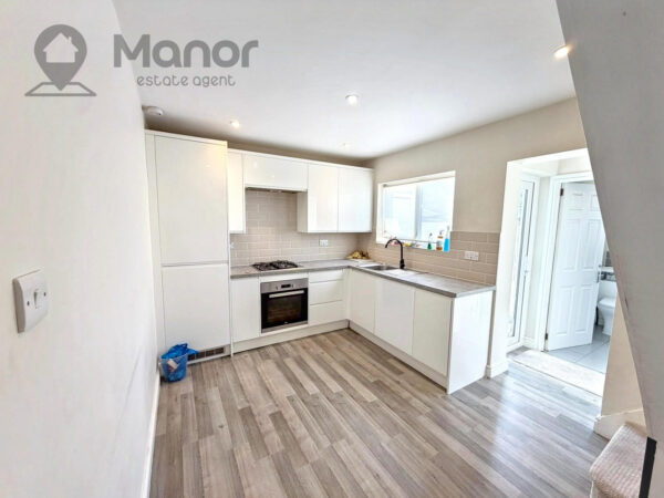 Elm Park Avenue, Hornchurch, RM12 4RY