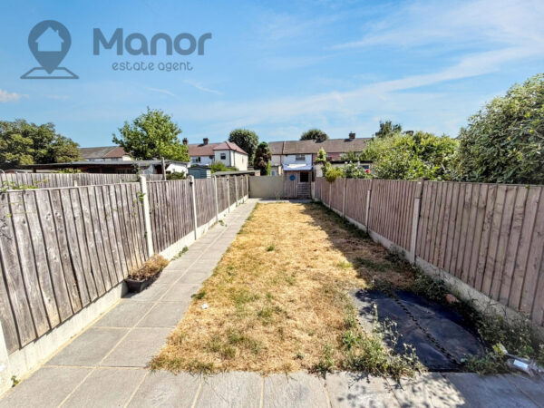Elm Park Avenue, Hornchurch, RM12 4RY