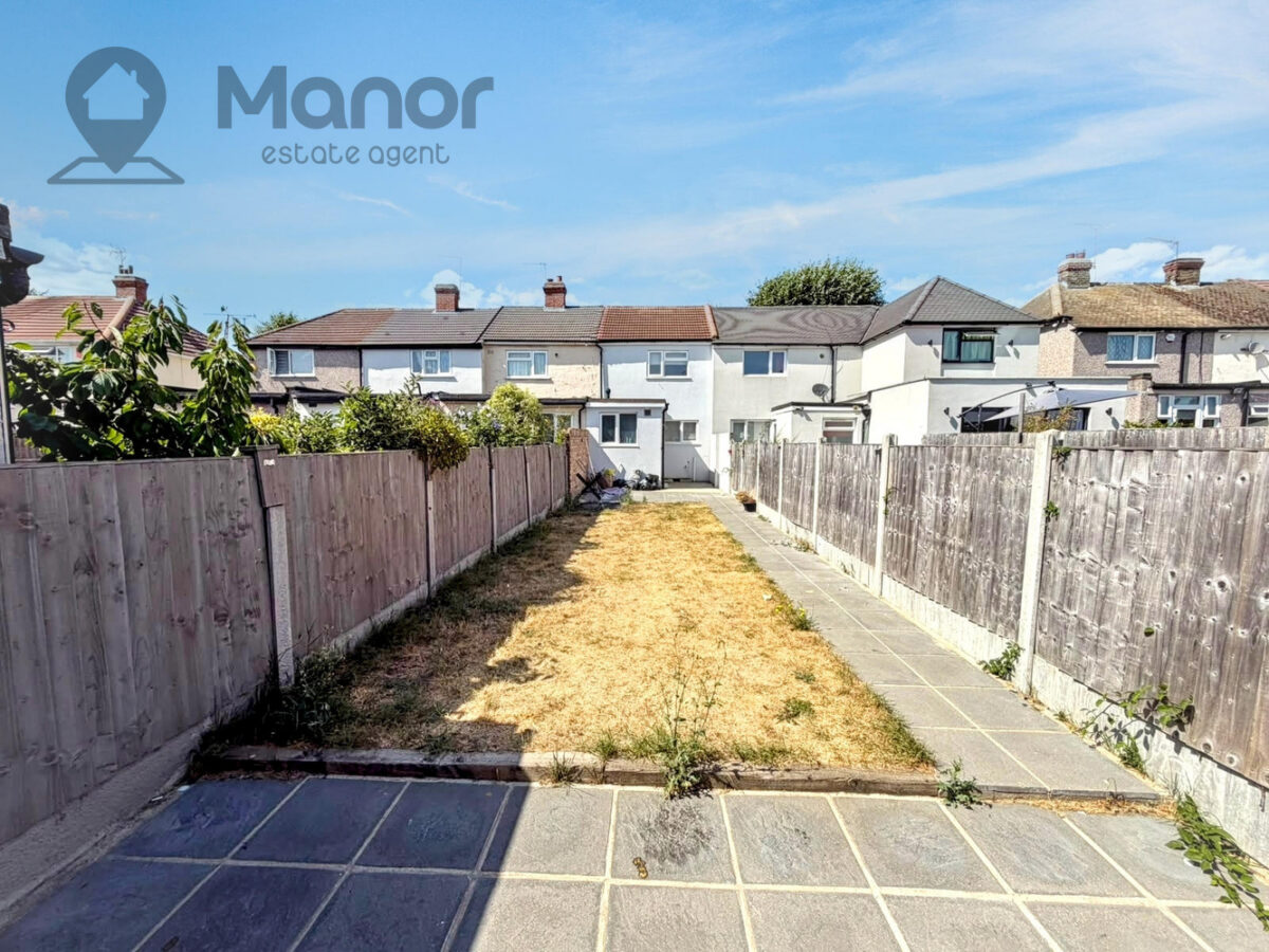 Elm Park Avenue, Hornchurch, RM12 4RY