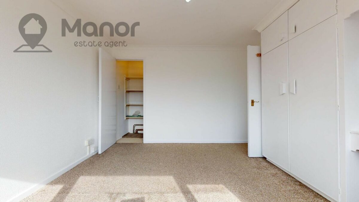 Lansbury Avenue, Romford, RM6 6SD