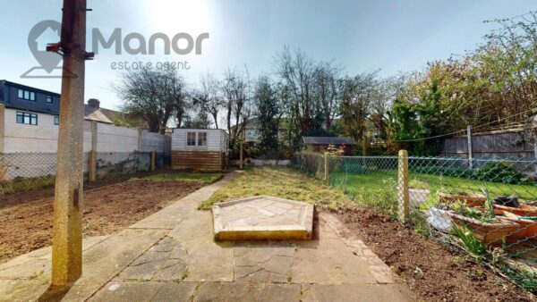 Lansbury Avenue, Romford, RM6 6SD