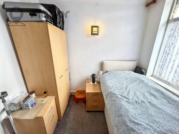 Westrow Drive, Barking, IG11 9BS