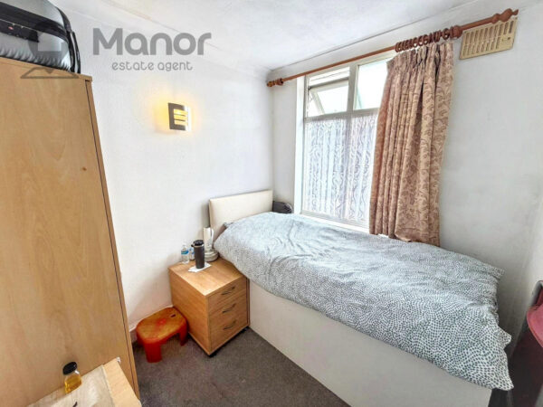 Westrow Drive, Barking, IG11 9BS