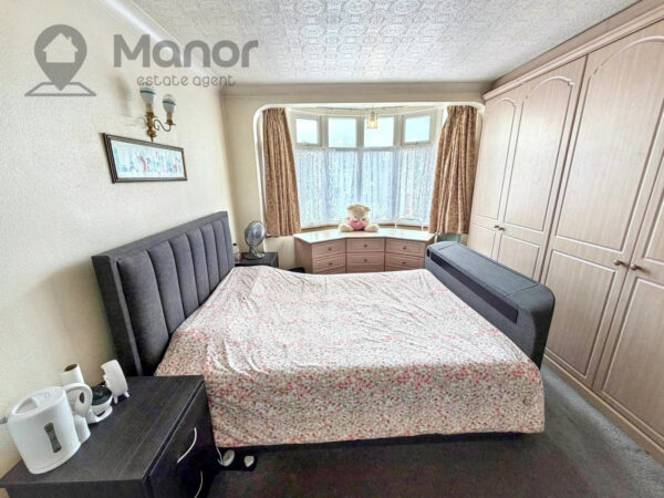 Westrow Drive, Barking, IG11 9BS