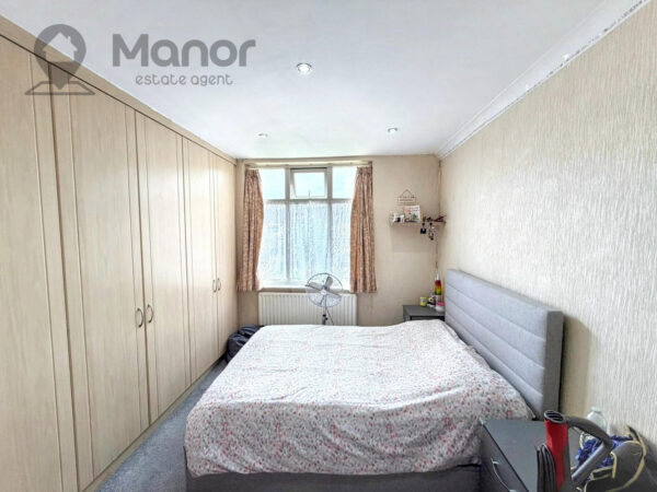 Westrow Drive, Barking, IG11 9BS