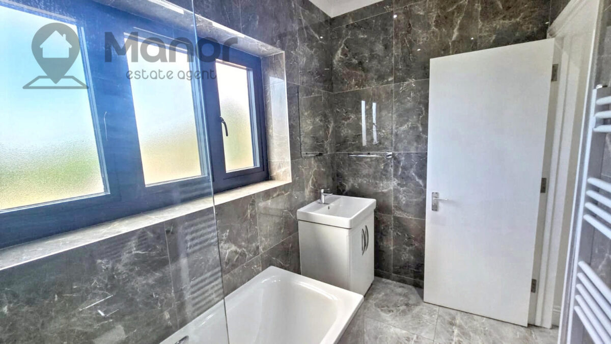 Woodford Avenue, Ilford, IG2 6UX