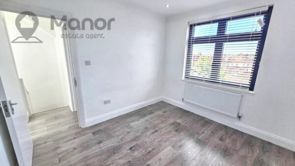 Woodford Avenue, Ilford, IG2 6UX