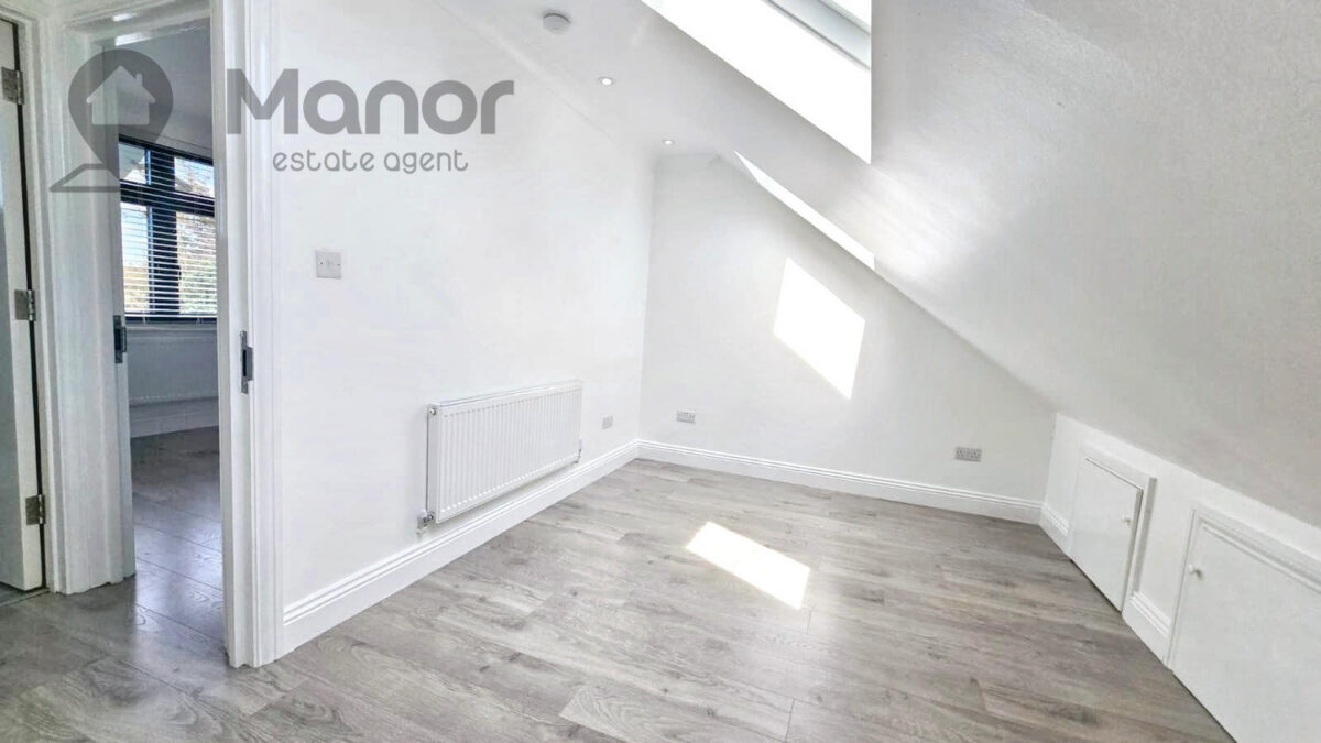 Woodford Avenue, Ilford, IG2 6UX