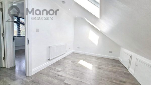 Woodford Avenue, Ilford, IG2 6UX