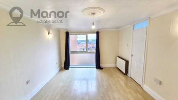Trotwood, Chigwell, IG7 5JP