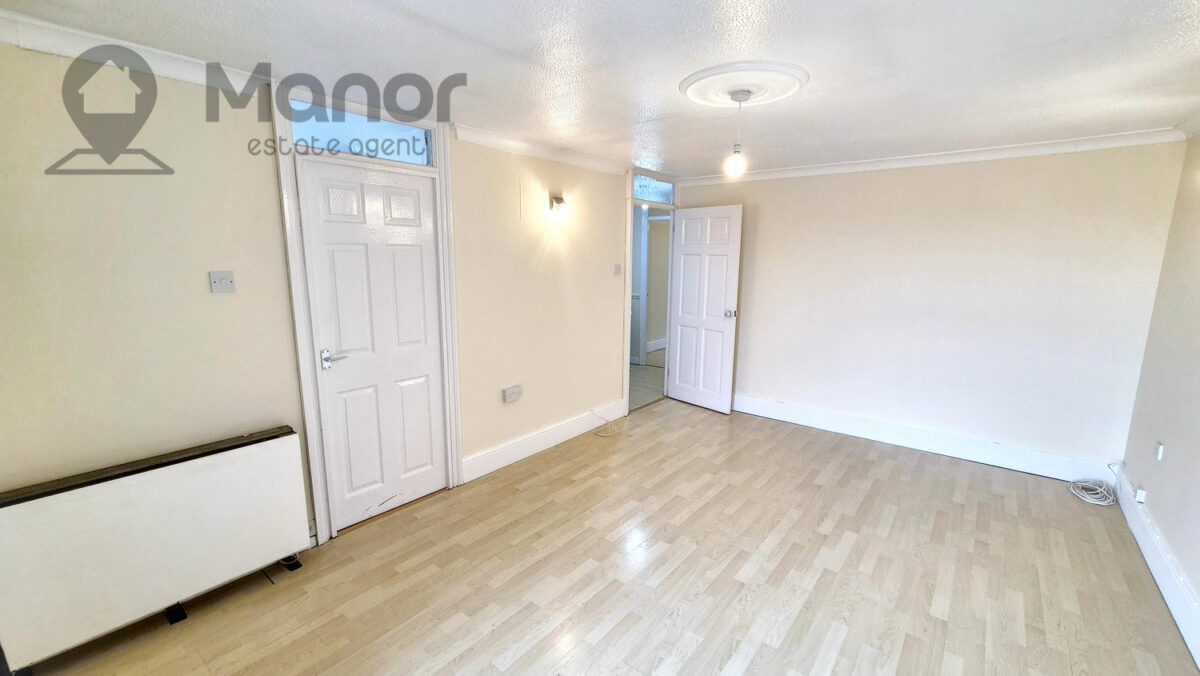 Trotwood, Chigwell, IG7 5JP