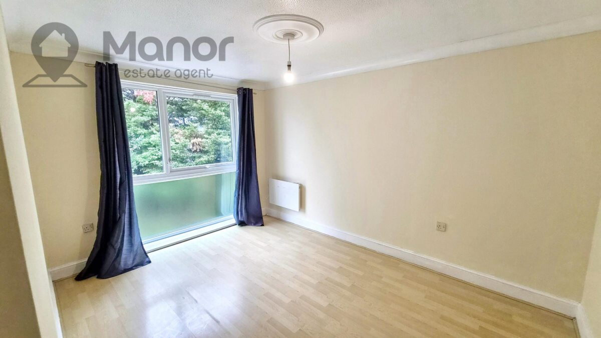 Trotwood, Chigwell, IG7 5JP