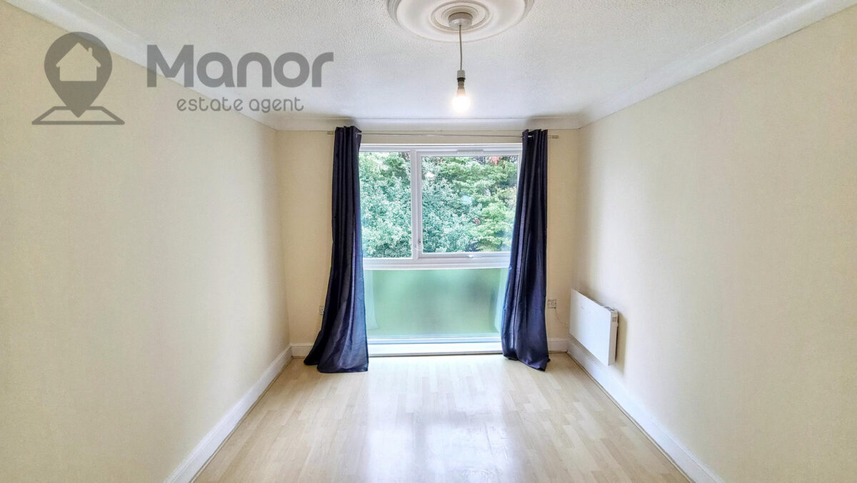 Trotwood, Chigwell, IG7 5JP