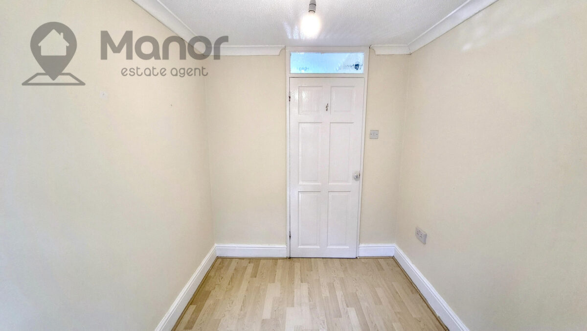 Trotwood, Chigwell, IG7 5JP