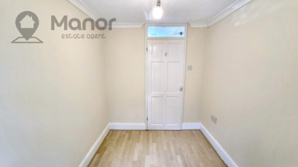 Trotwood, Chigwell, IG7 5JP