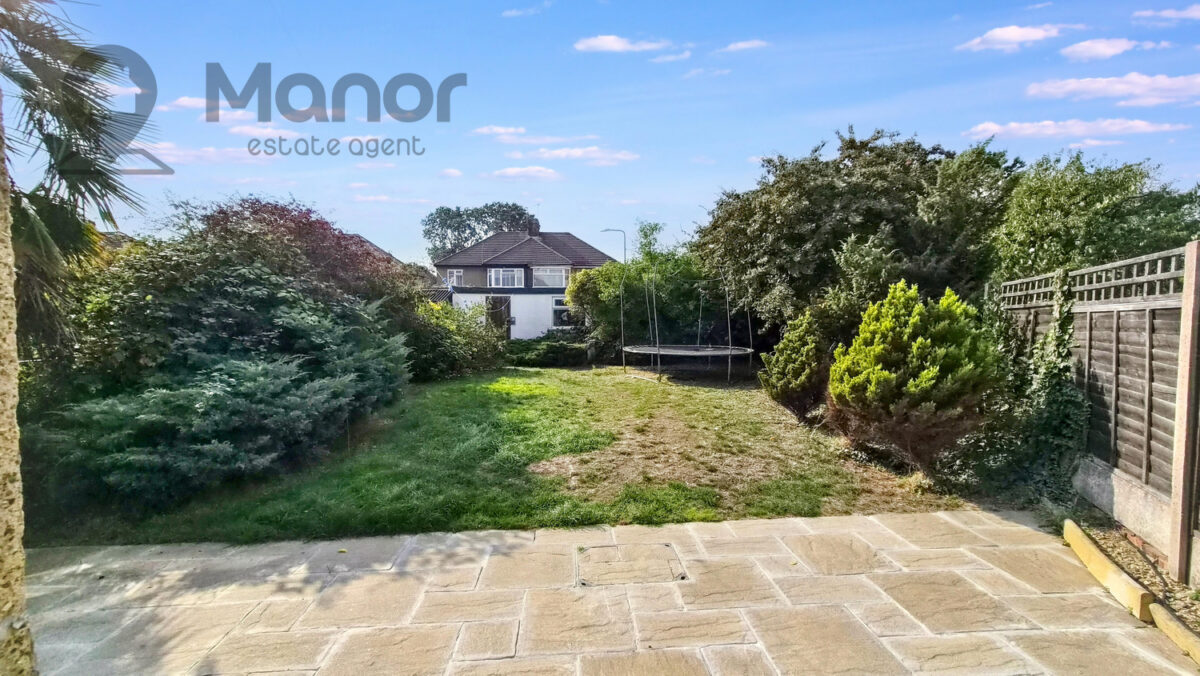 Maypole Crescent, Hainault, IG6 2UJ