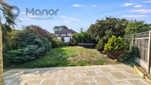 Maypole Crescent, Hainault, IG6 2UJ