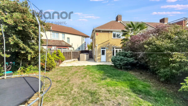 Maypole Crescent, Hainault, IG6 2UJ
