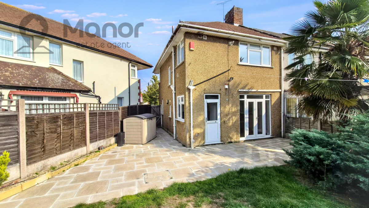Maypole Crescent, Hainault, IG6 2UJ