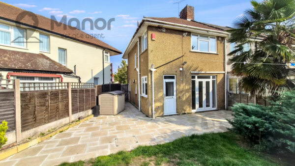 Maypole Crescent, Hainault, IG6 2UJ