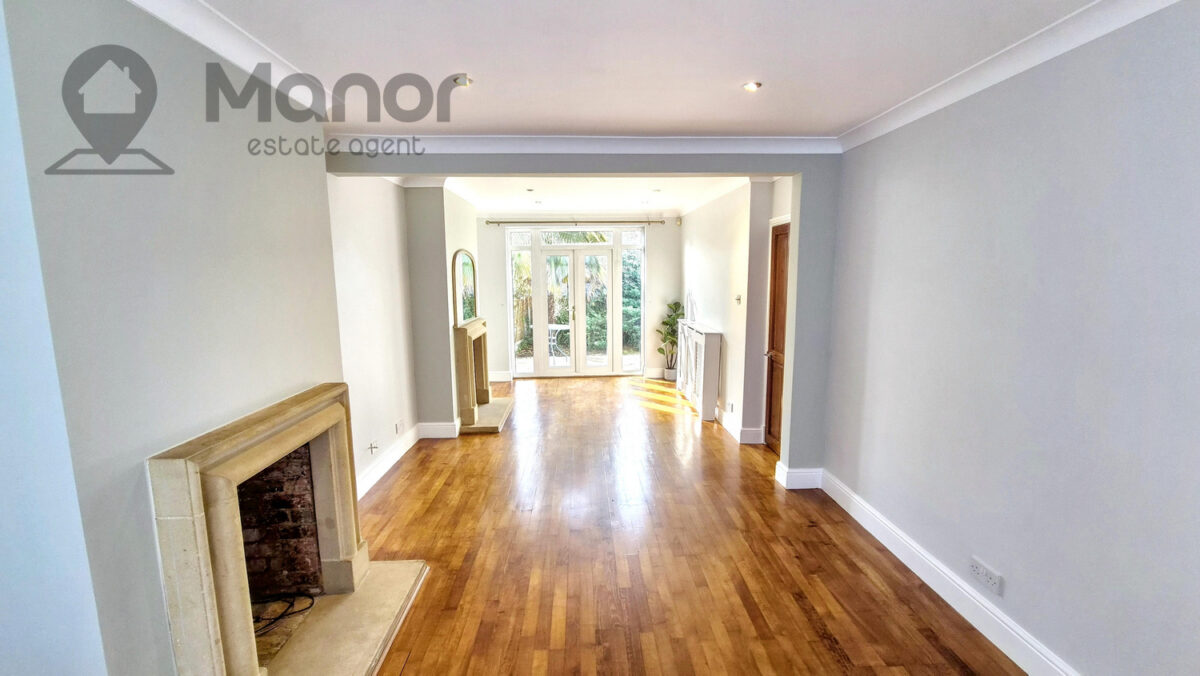 Maypole Crescent, Hainault, IG6 2UJ