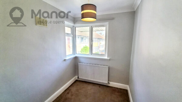 Maypole Crescent, Hainault, IG6 2UJ