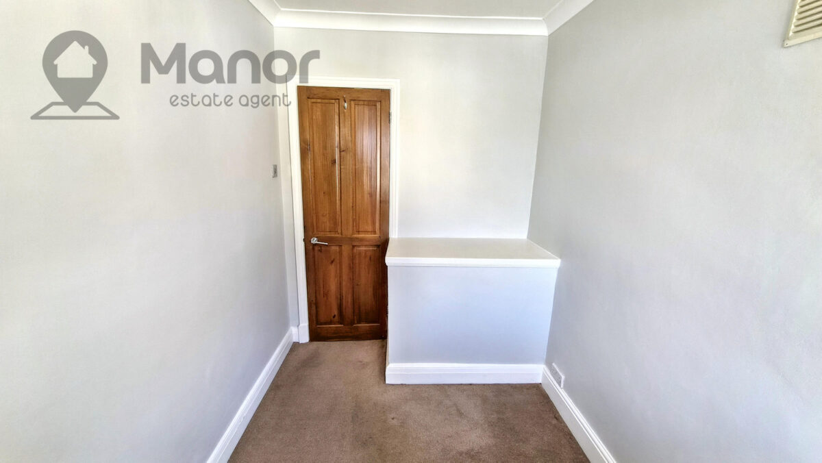 Maypole Crescent, Hainault, IG6 2UJ