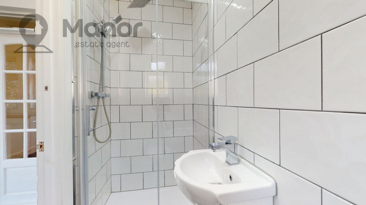 Westrow Drive, Barking, IG11 9BT