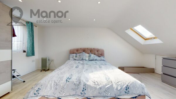 Ashurst Drive, Gants Hill, IG2 6SB