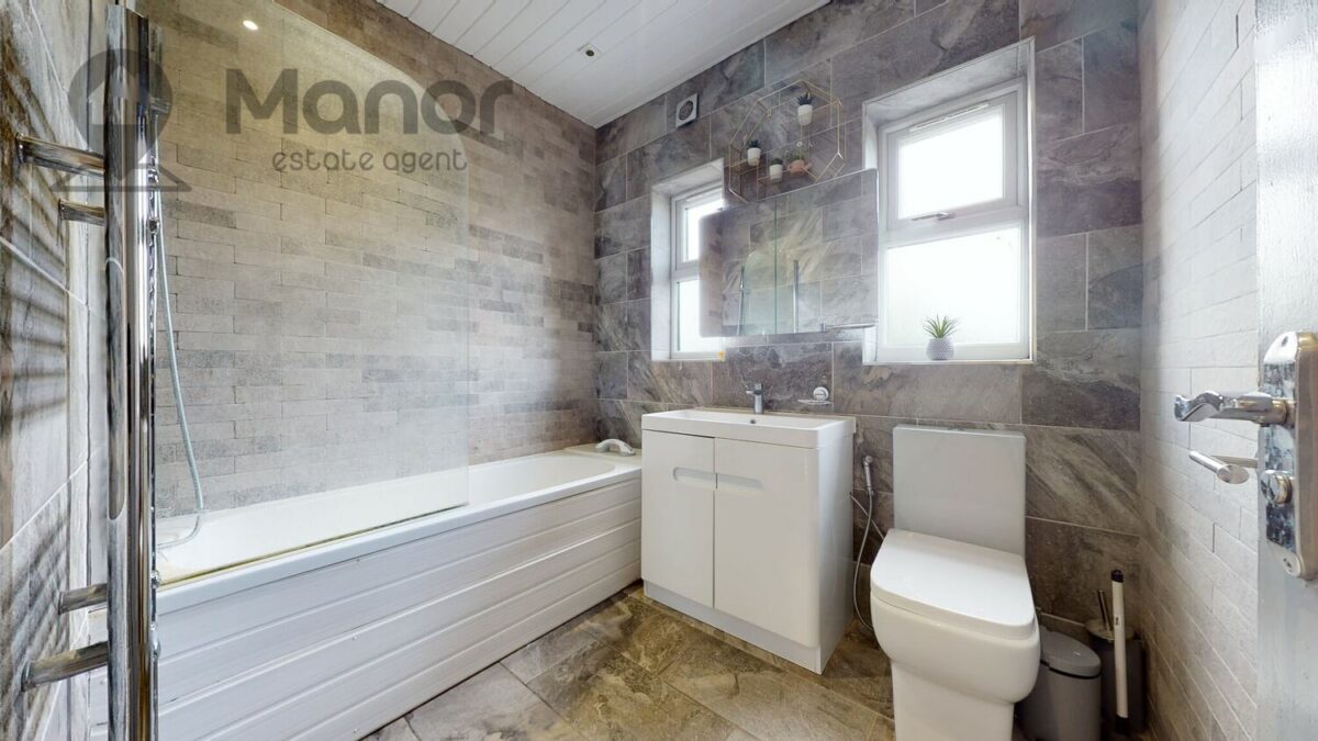 Ashurst Drive, Gants Hill, IG2 6SB