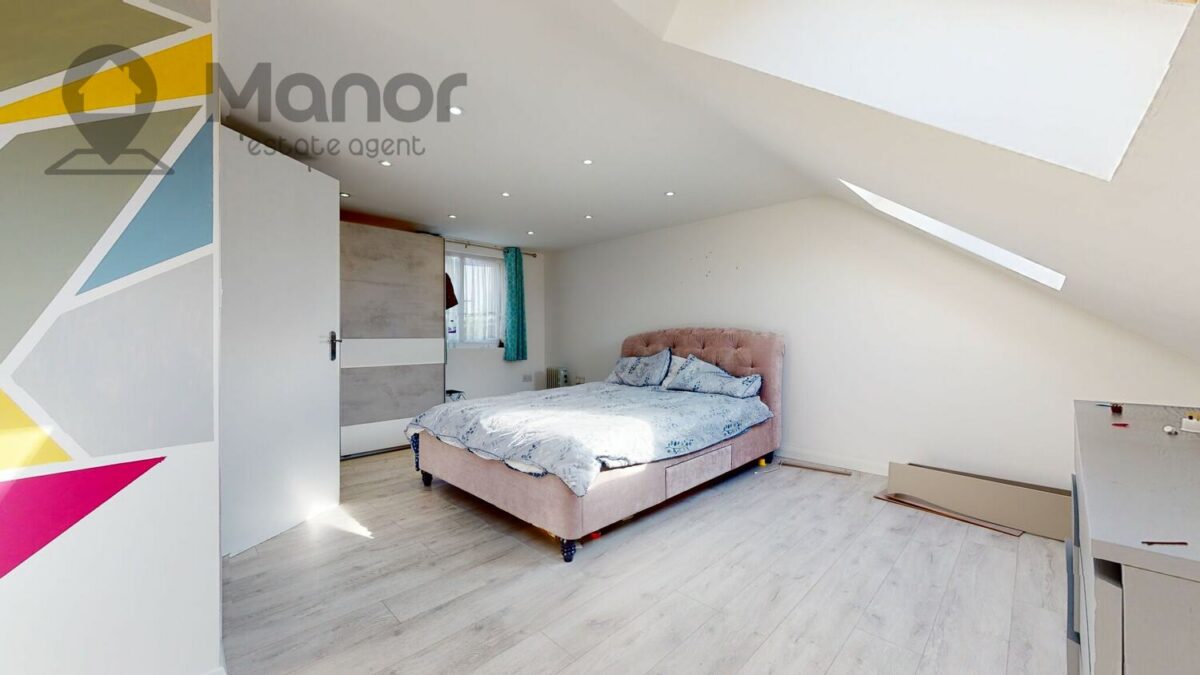 Ashurst Drive, Gants Hill, IG2 6SB