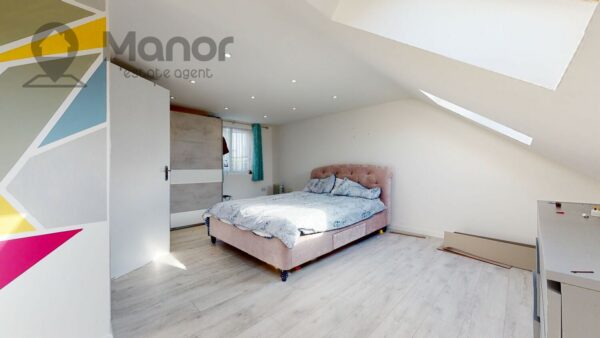 Ashurst Drive, Gants Hill, IG2 6SB