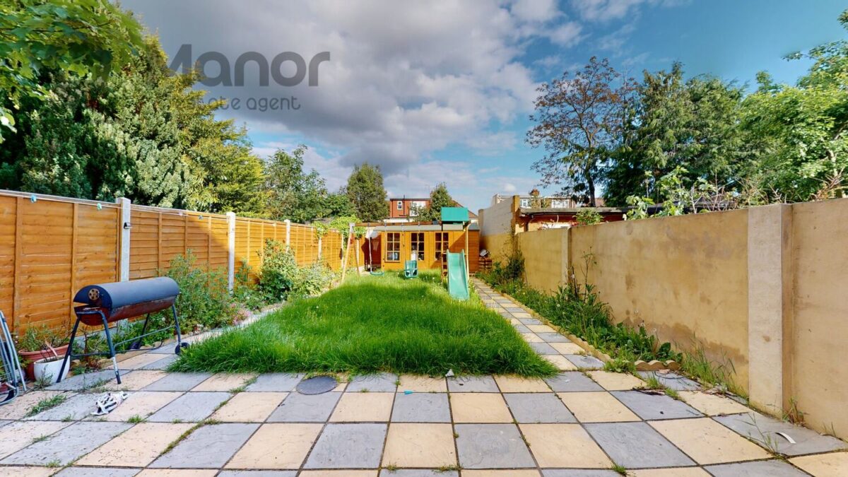 Ashurst Drive, Gants Hill, IG2 6SB