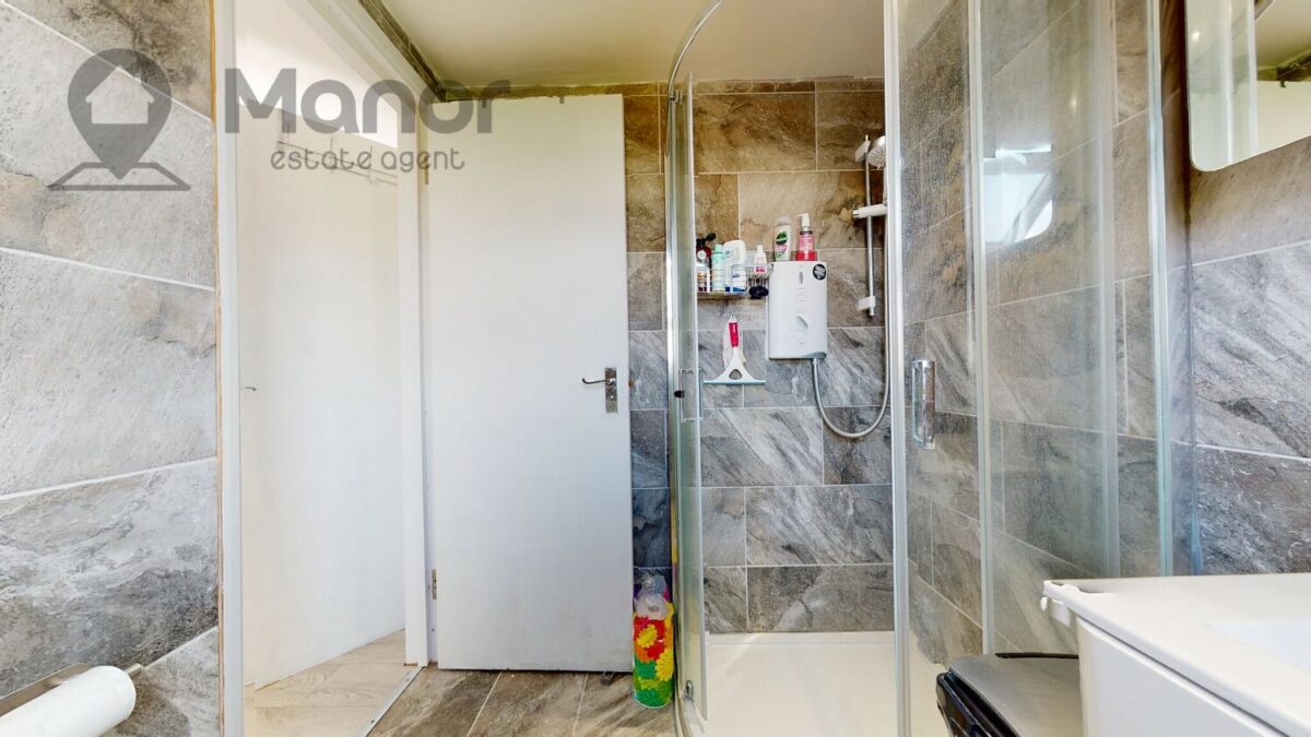 Ashurst Drive, Gants Hill, IG2 6SB