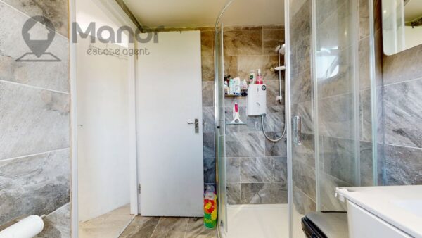 Ashurst Drive, Gants Hill, IG2 6SB