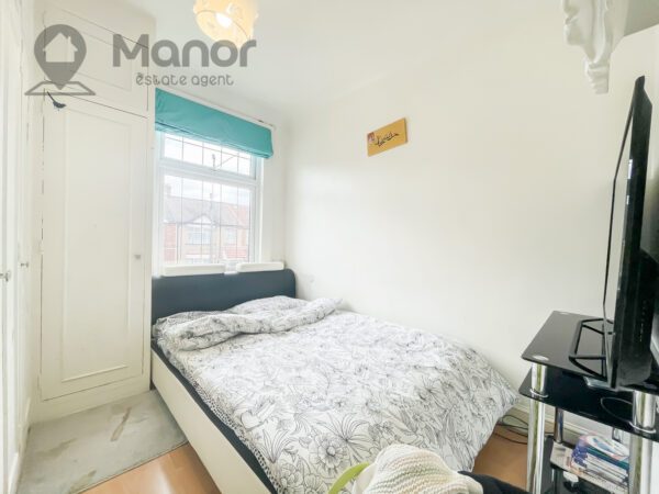 Lansdowne Road, Ilford, IG3 8NQ