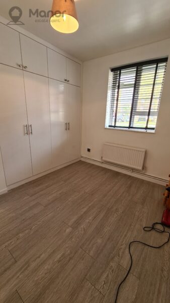 Flat 8, Barclay House, Well Street, London
