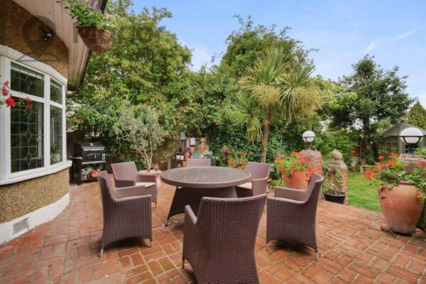 Rochester Gardens, Ilford, IG1 3LZ
