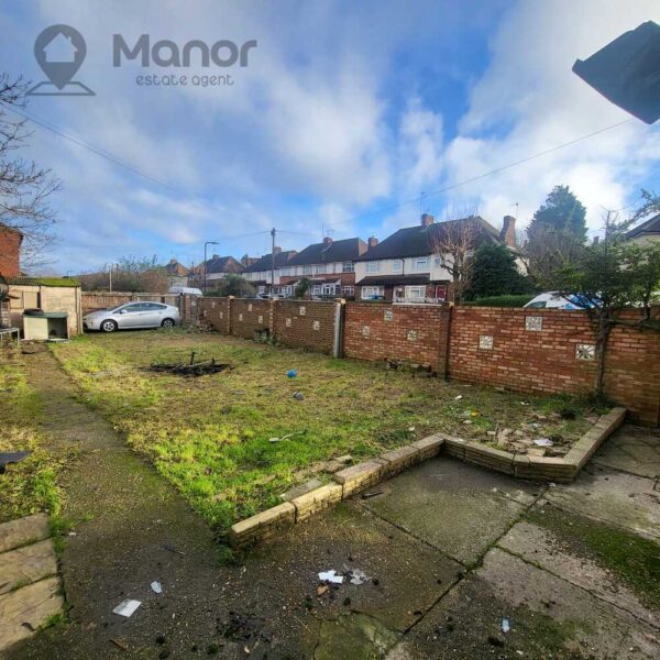 Valley Side, Chingford, E4 7SR