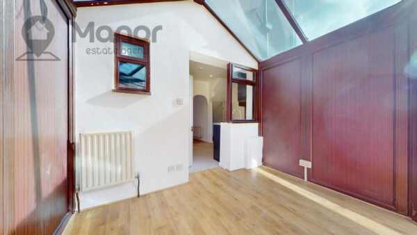 Manning Road, Dagenham, RM10 8RL