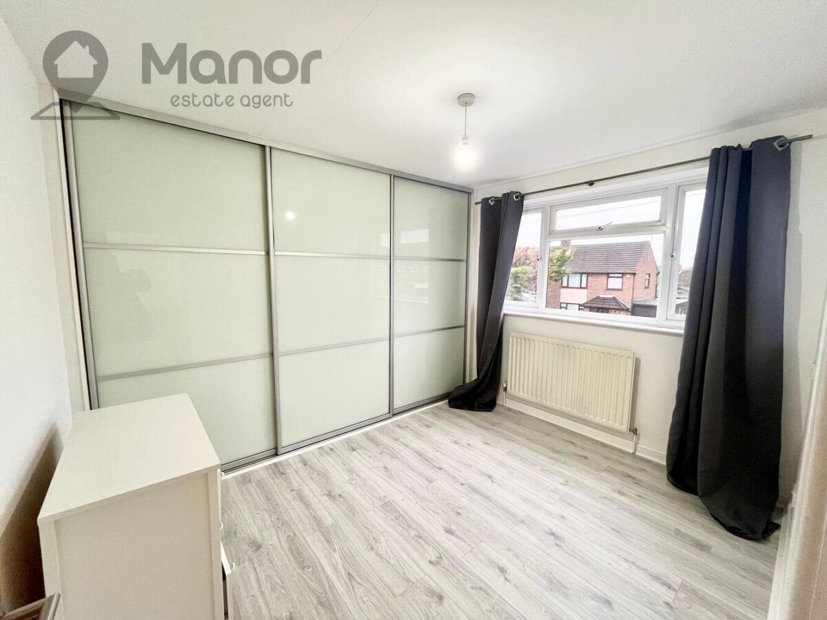 Woodland Avenue, Hutton, Brentwood, CM13 1HN