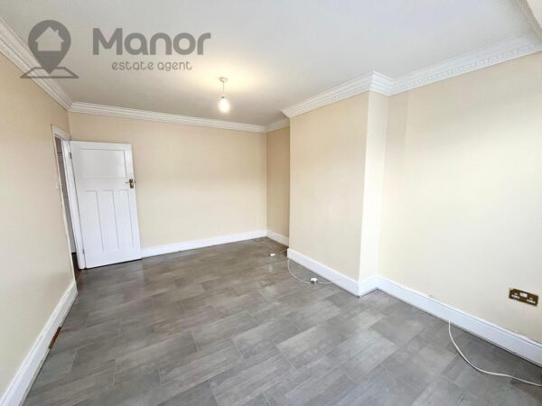 Roding Lane North, Woodford Green, IG8 8LJ