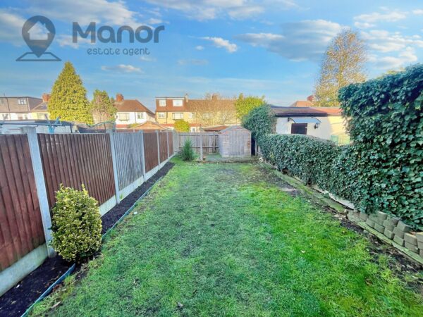 Eccleston Crescent, Chadwell Heath, RM6 4RA